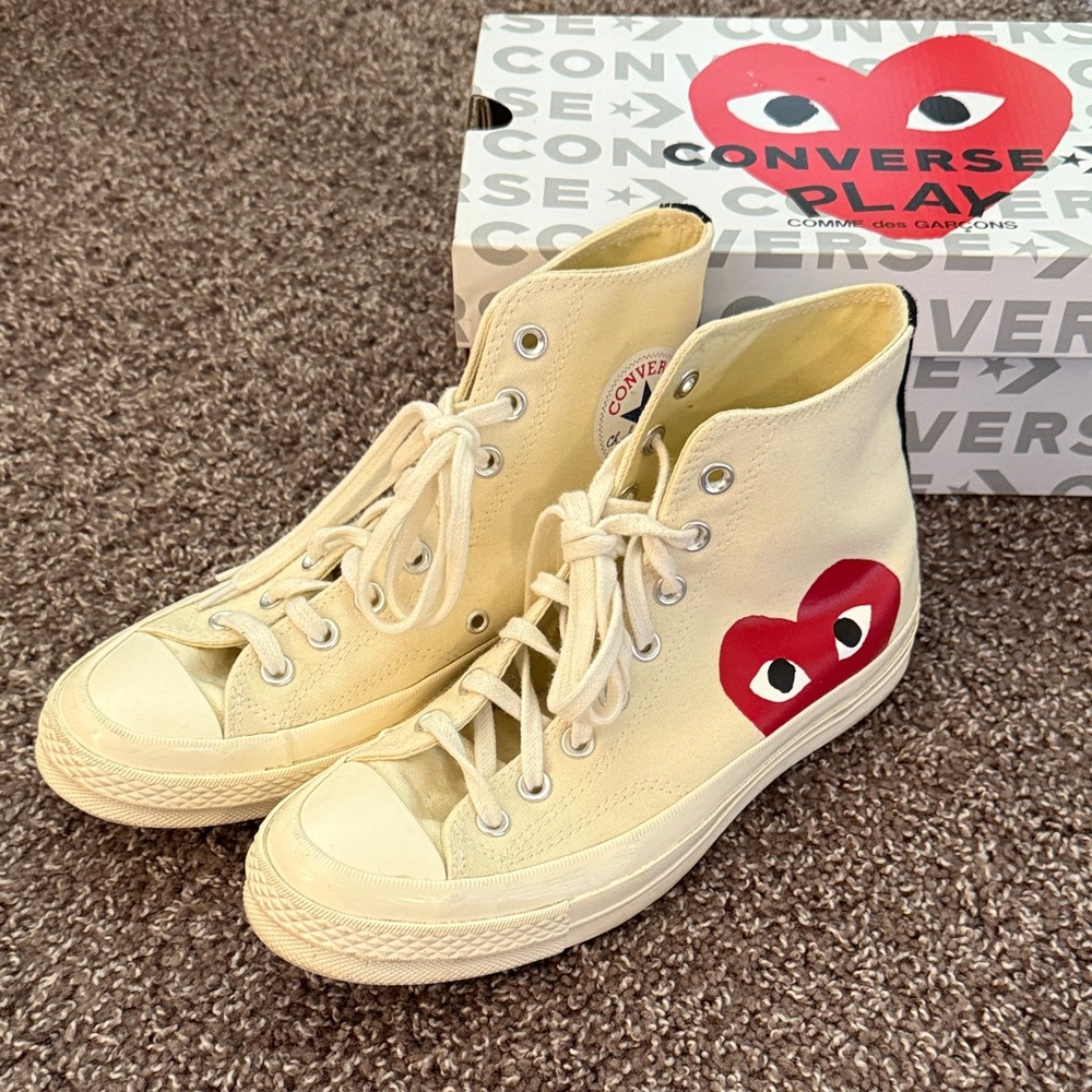 Comme des Garcons PLAY Off-White Sneakers with Red Heart Unisex U.S. M 7 or W 9